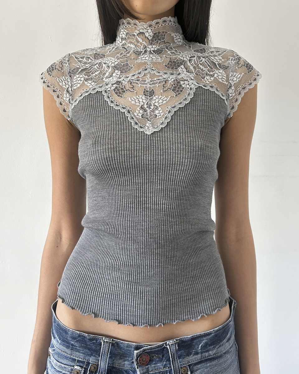 Oscalito Lace Top