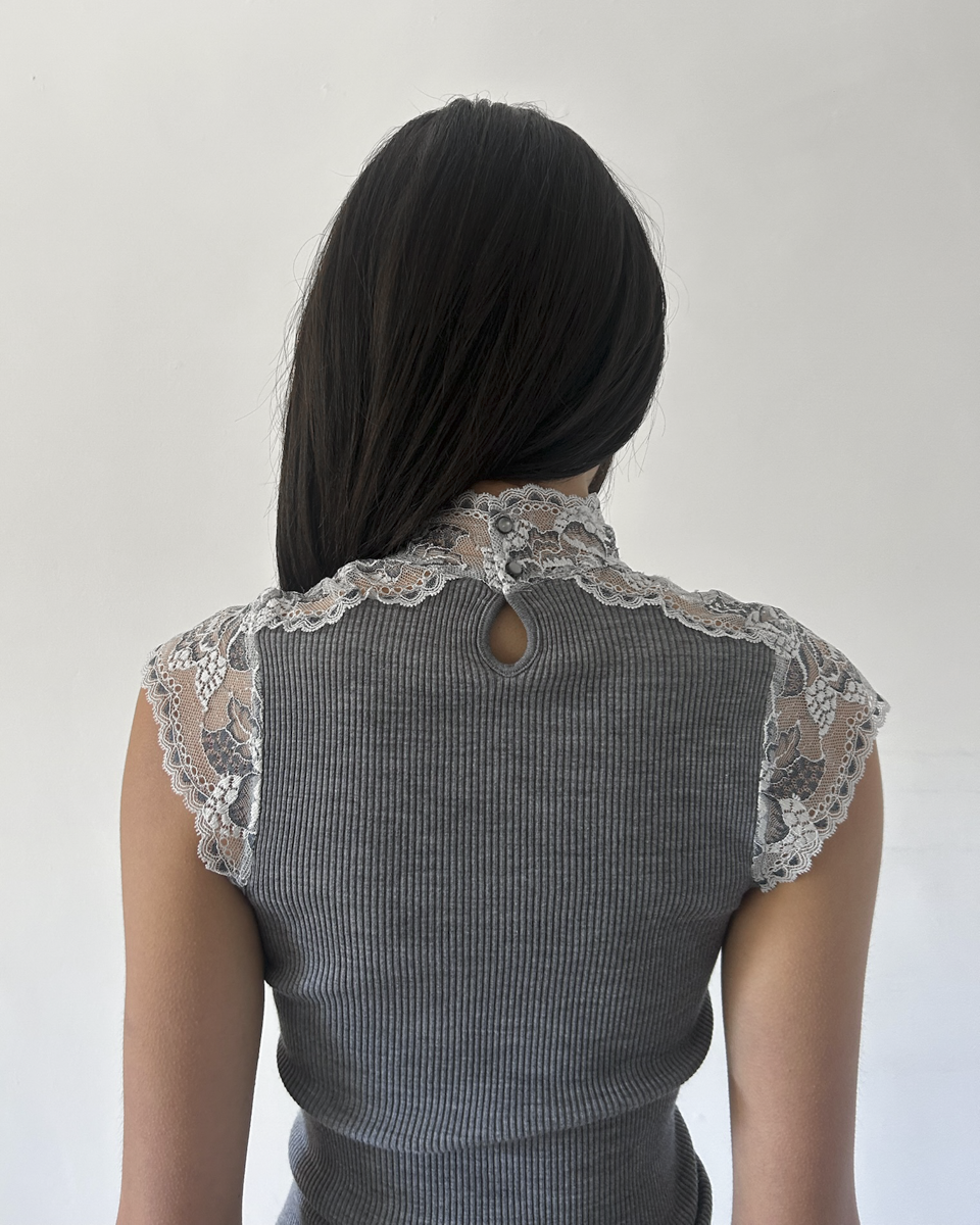 Oscalito Lace Top