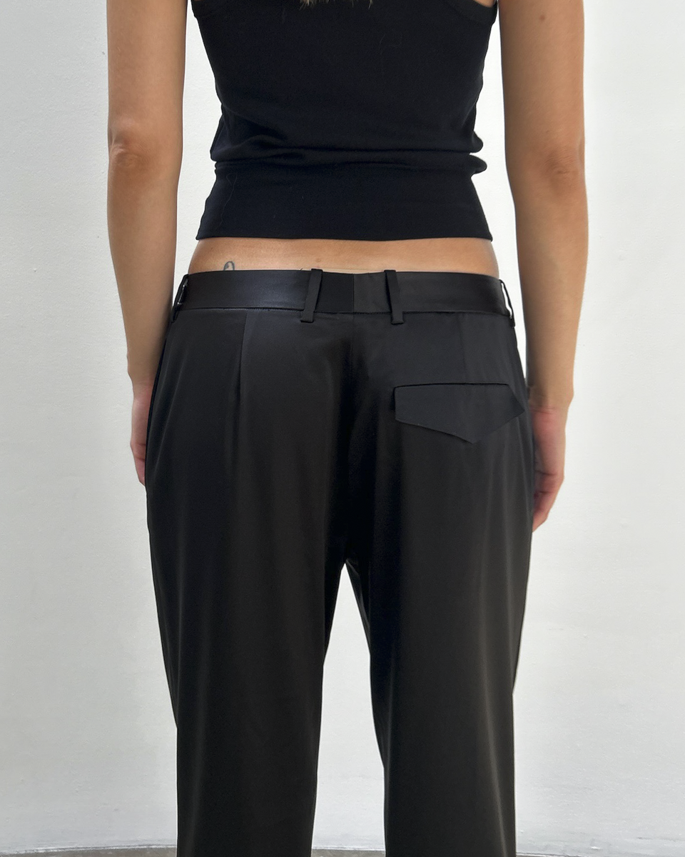 Vera Wang Satin Capri